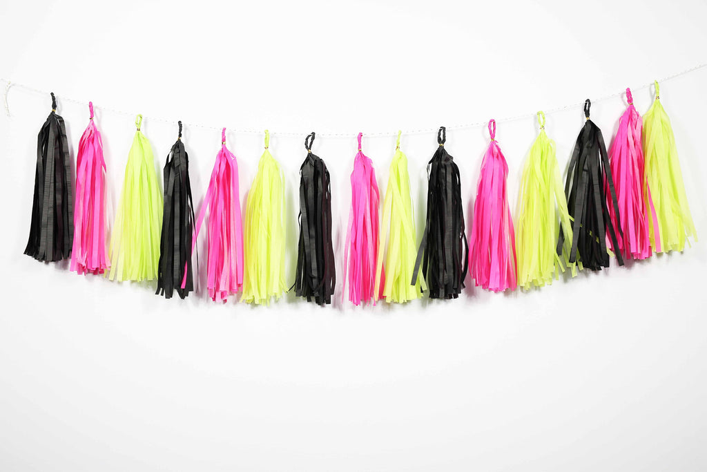 15 pcs  Ready to Hang Halloween Tassel Garlands Tissue Paper Tassels Witch Garland Birthday Barbie Halloween Shower Wedding Party